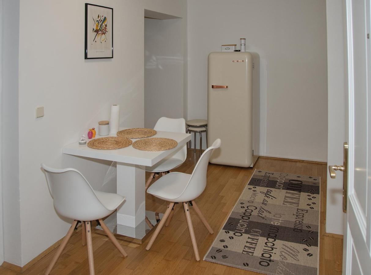 Blue Lotus Apartment Wien Exterior foto